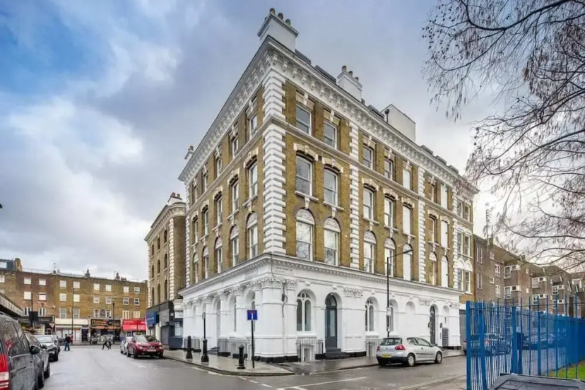 Цены на Modern 2 Bed, 2 Bath Apartment in Paddington в Лондоне