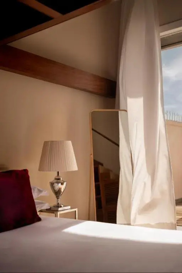 Caracciolo 13 Rooftop & Suites — забронировать отель в Неаполе