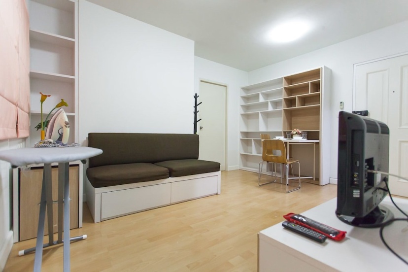 Sukhumvit 52 Near BTS On Nut Apartment — отель с удобным расположением в Бангкоке