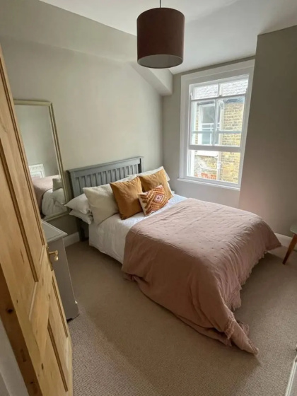 Luxuriously Designed 3 Bedroom Apartment in Clapham — комфортный отель в Лондоне