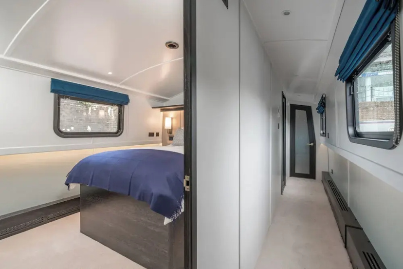Elegant houseboat near Canary Wharf — комфортный отель в Лондоне