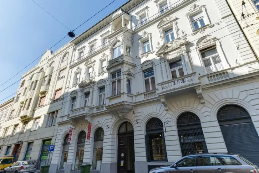 Bella DeLux Apartment — отзывы гостей и цены