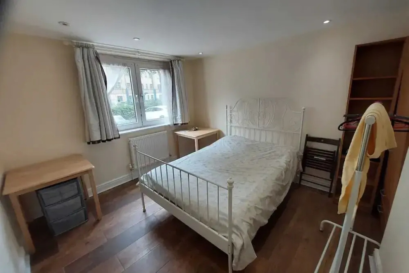 Spacious 3 Bedroom Apartment Near Camden With Balcony — забронировать отель в Лондоне