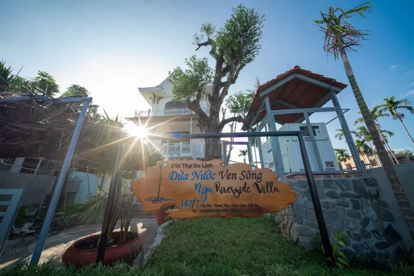 OYO 121 Nipa Riverside Villa — отель с удобствами в Дананге