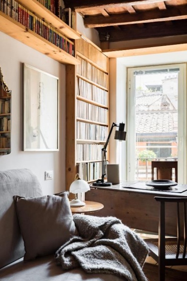 Classic and chic apartment in Trastevere — забронировать отель в Риме