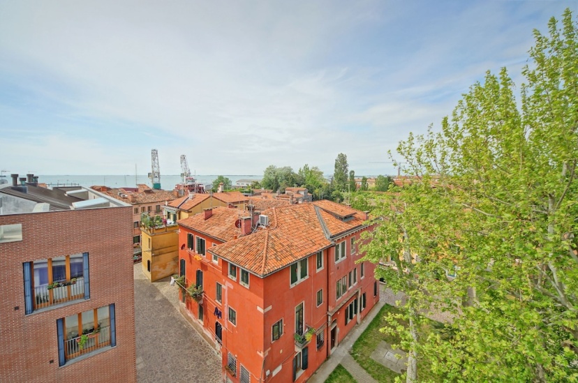 DolceVita Apartments N. 329 — комфортный отель в Венеции