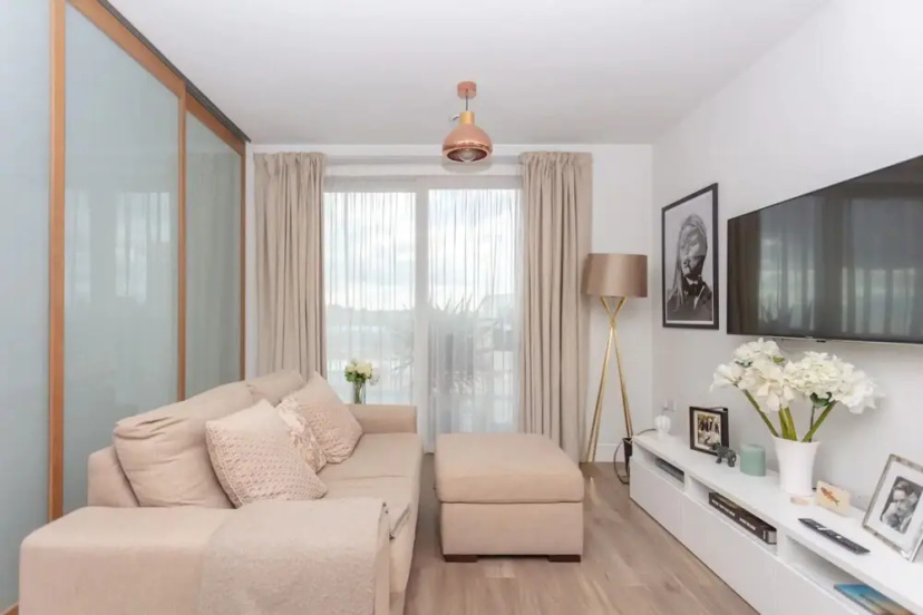 Stylish Studio Apartment in Affluent Chelsea — забронировать отель в Лондоне