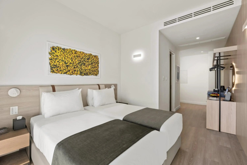 Mercure Larnaca Finikoudes Beach — забронировать отель в Ларнака