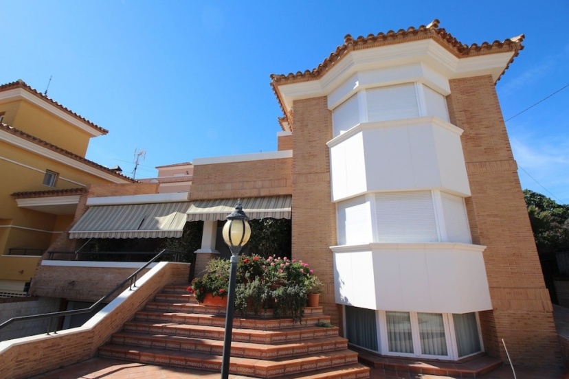 Villa Cabo Huertas — комфортный отель в Аликанте