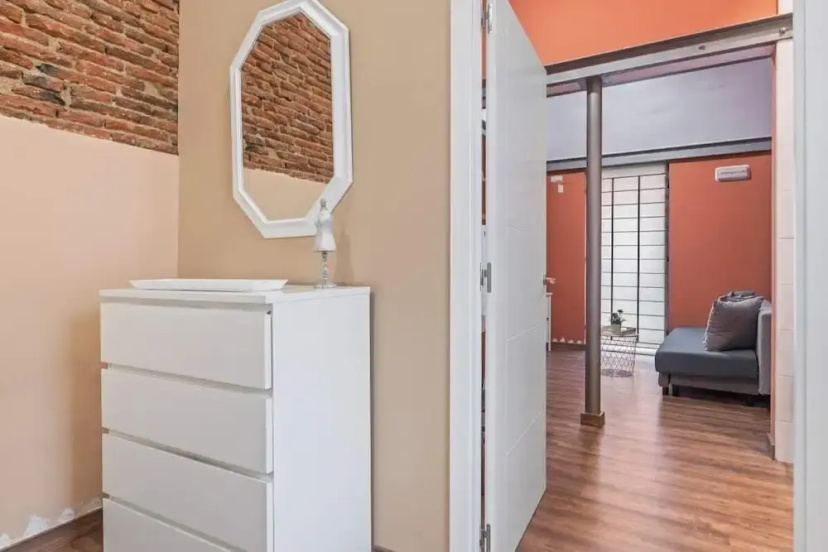Цены на Contemporary Apartment With One-bedroom in Salamanca, Madrid в Мадриде