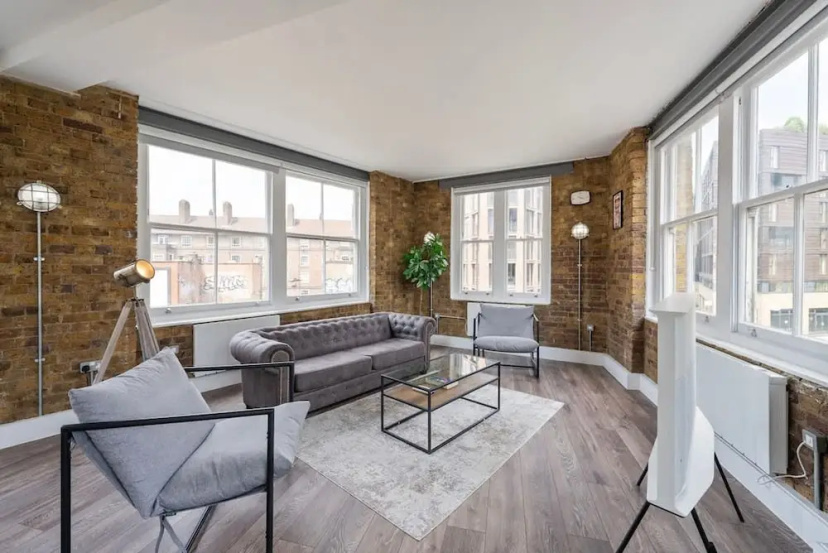 Цены на Spacious Bright Oasis in Old Street в Лондоне