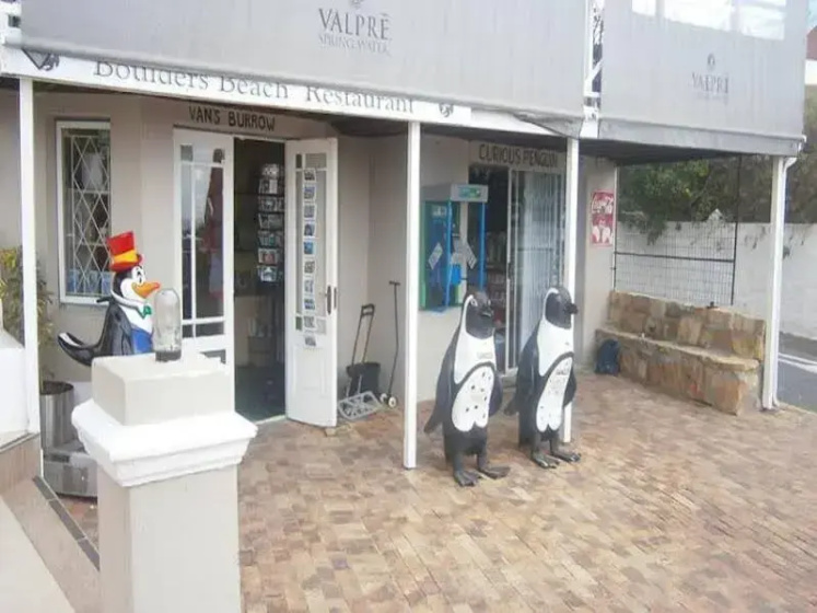 Boulders Beach Hotel, Cafe and Curio 3 — отель в Кейптауне, Южноафриканская Республика