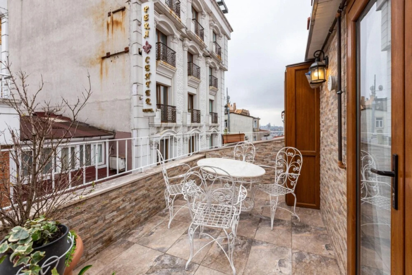 Splendid Flat With Terrace Near Istiklal Street — комфортный отель в Стамбуле