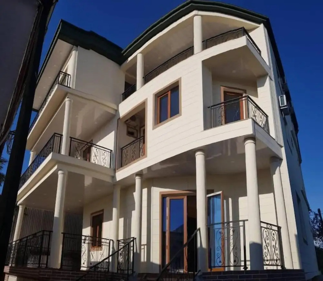 Mini-otel' <<Marina>> — забронировать отель в Кобулети