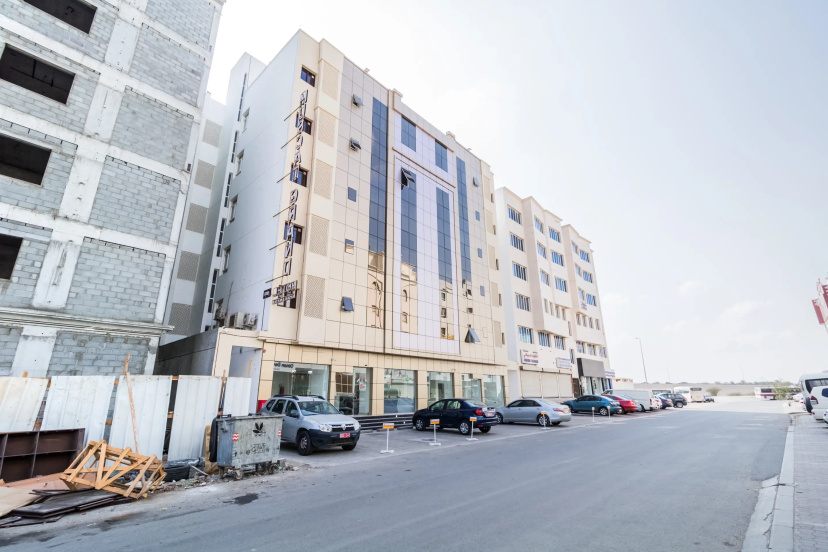 Super OYO 106 Muscat Grand Hotel Apartment — отель с удобствами в мускате