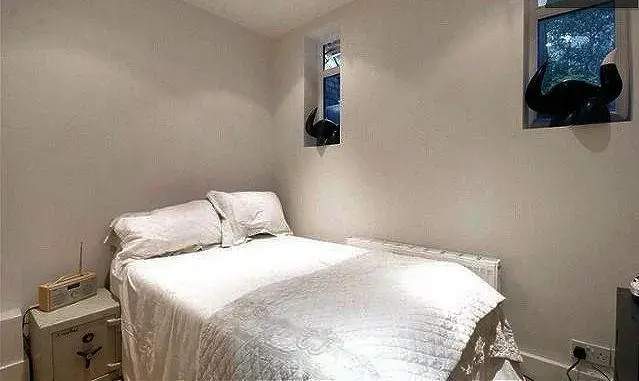 Modern Apartment Near Portobello Rd — отель с удобным расположением в Лондоне
