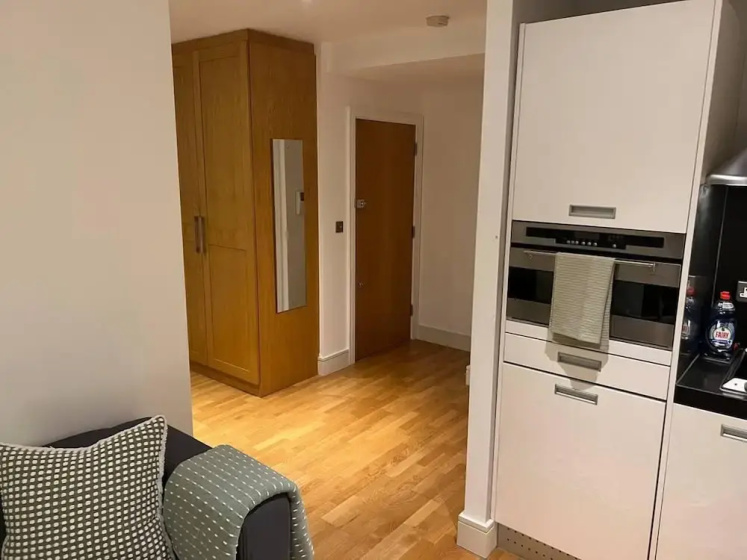 Stylish Studio Flat Near Central London — отзывы гостей и цены