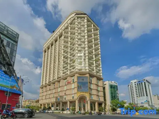 Цены на Terra Royal Apartment D3 - 1 2 Br at City Center в Хошимине