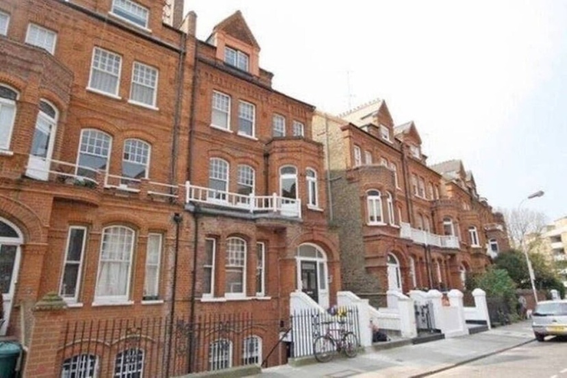 Bright Mornington Avenue Apartment II- KDW02 — отель с удобствами в Лондоне