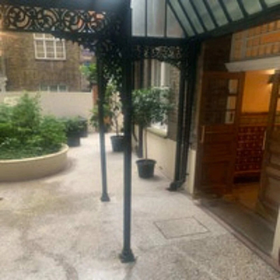 Цены на Modern 4 Bedroom Apartment In The Heart Of South Kensington в Лондоне