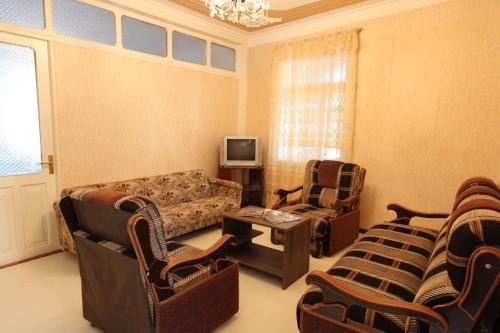 Guest house on Grishashvili 2/2 — отель с удобствами в Кутаиси