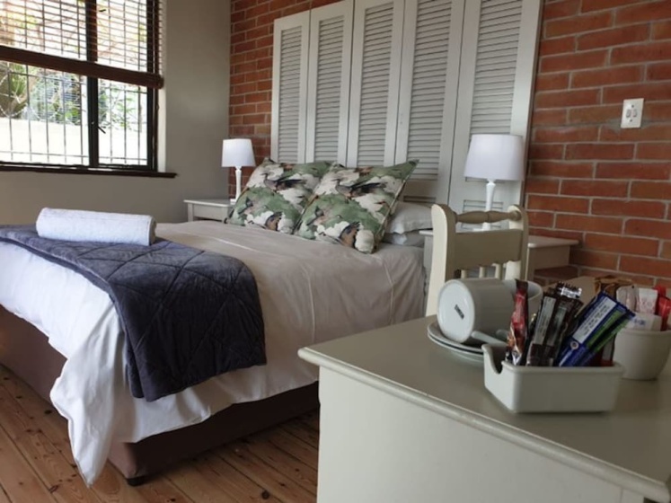 Leeuwenzee Guesthouse - Luxury Room With Self Catering — отель с удобным расположением в Кейптауне