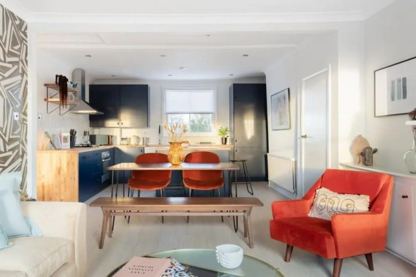 The Stoke Newington Common - Modern & Bright 3BDR Apartment — комфортный отель в Лондоне