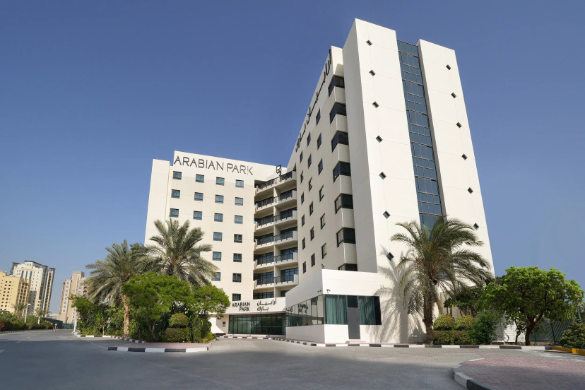 Otel' Arabian Park Dubai, an Edge by Rotana Hotel — отель в Дубае для деловых поездок