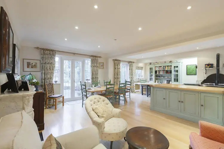 Цены на Onefinestay - Wimbledon Apartments в Лондоне