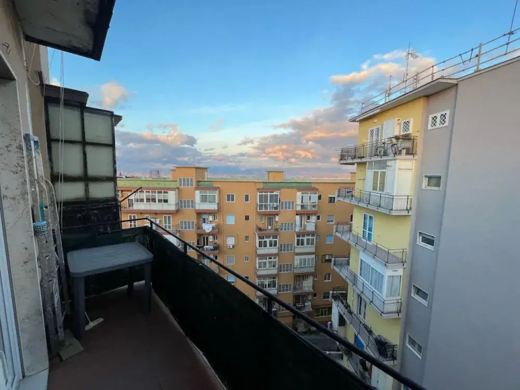 F Rooms — отель с удобным расположением в Неаполе
