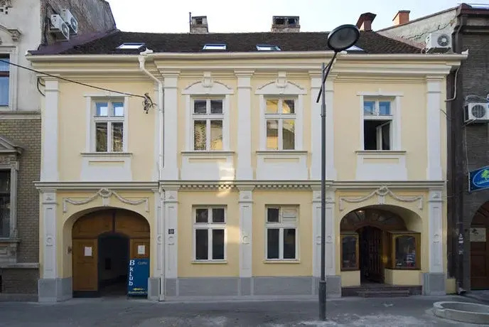 Villa Petra — забронировать отель в Белграде