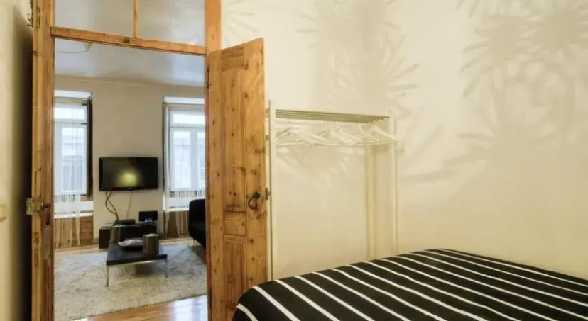 Цены на BmyGuest - Bairro Alto Charming Flat в Лиссабоне