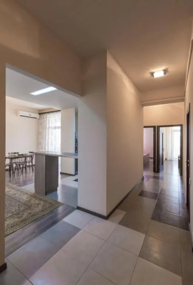 Cozy apartment in Yerevan — забронировать отель в Ереван