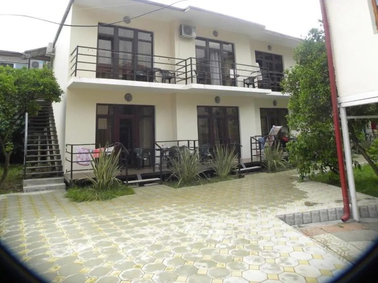 Guest house Dali — отель с удобным расположением в Гагра