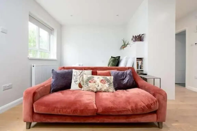 Stylish Brixton Hill Studio With Modern Charm — отель с удобствами в Лондоне