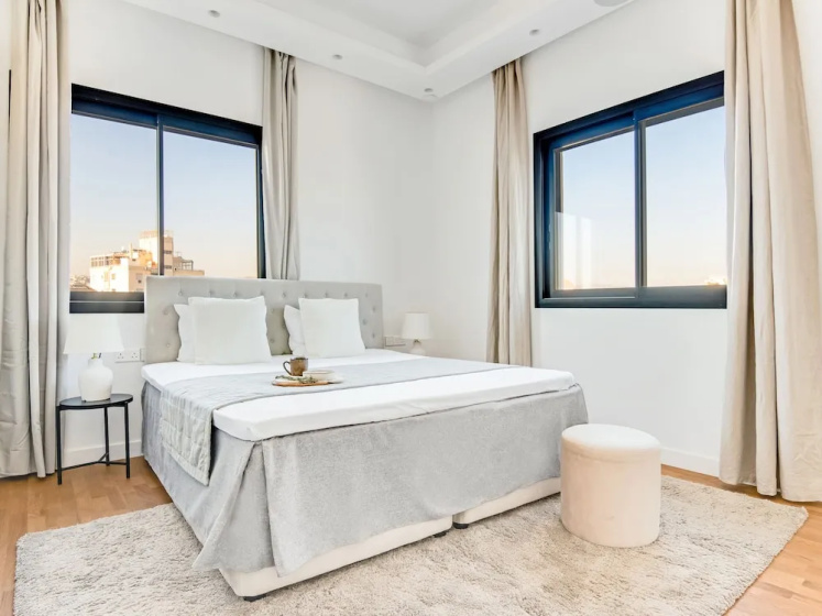 Sanders Crystal 2 - Petite 2-bdr Apt With Shared Rooftop — забронировать отель в Лимассол