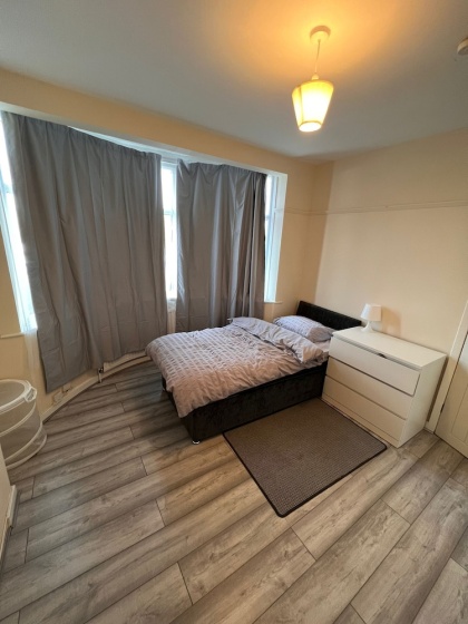 Budget 5-bed Apartment in Barking — отзывы гостей и цены
