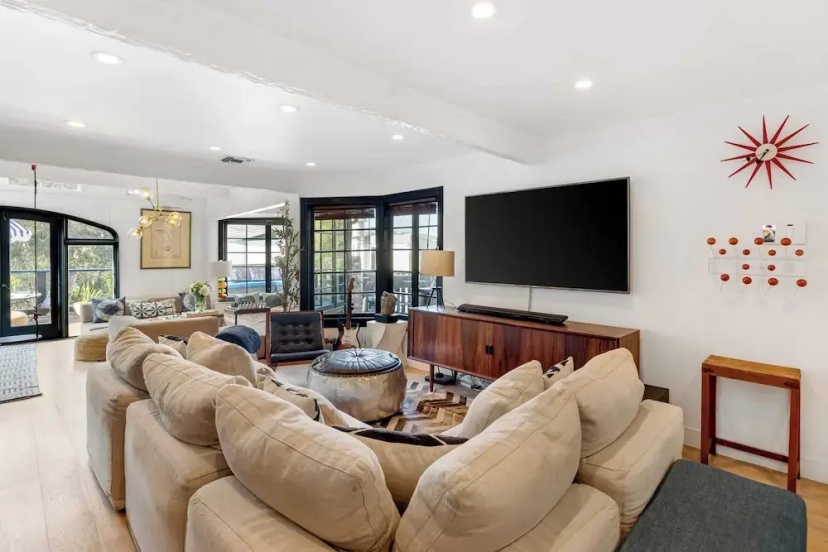 Chic LA Hideaway w/ Soaking Tub, Firepit Lounge & Tranquil Backyard — отзывы гостей и цены
