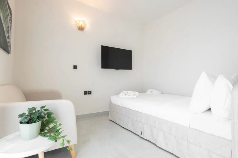LIV - Modern Studio Apartment S8-3c — отель в Афины, Греция