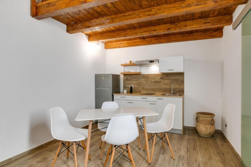 Castello Della Zisa Modern Apartment With Balcony - Adults Only — забронировать отель в Палермо
