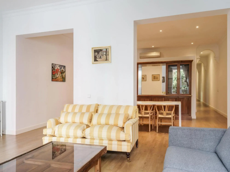 Callao Apartment II 4BR 3BT — отель с удобным расположением в Мадриде