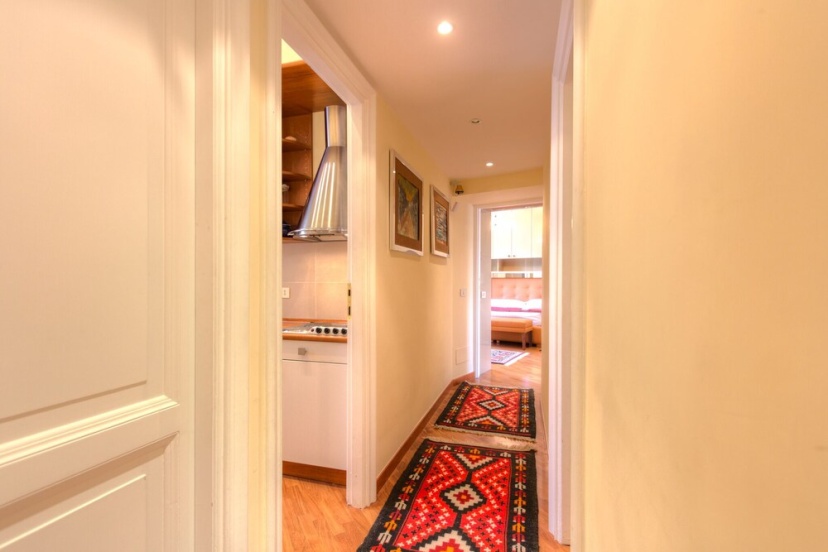 Spanish Steps Hills Apartment — комфортный отель в Риме