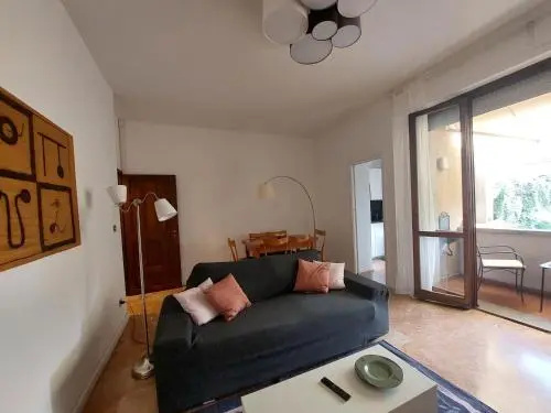 Relax Apartment with parking and terrace — отель с удобным расположением в Флоренции