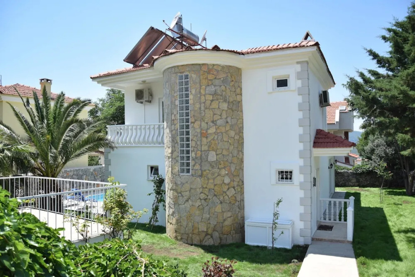 Villa Taurus by Turkish Lettings — комфортный отель в Олюдениз
