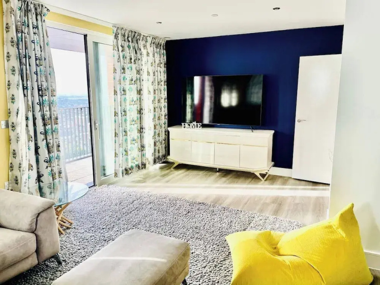 Healum Retreat - 3BR Apartment, Southall — отель в Лондоне, Соединенное Королевство