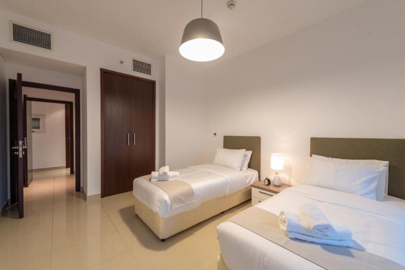 Spectacular Burj Khalifa & Fountain View 2 Bedroom Apartment, 29 Boulevard Tower — отель с удобствами в Дубае