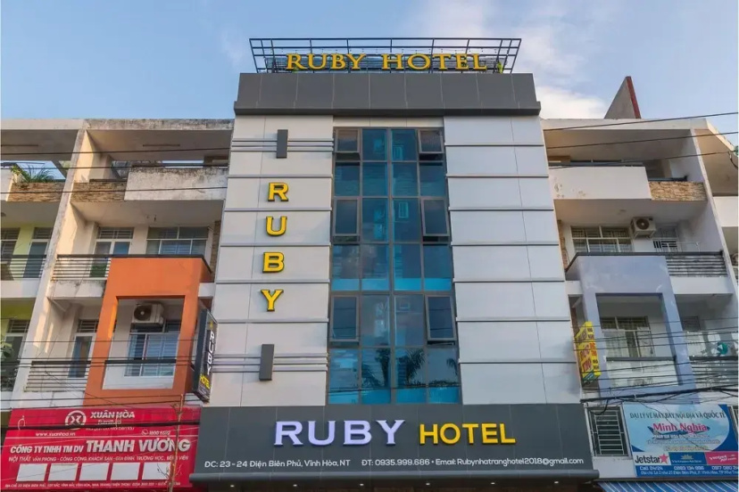 Oyo 186 Ruby Hotel — забронировать отель в Нячанге