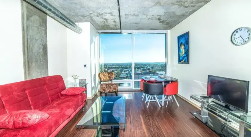 Hollywood Bergman Apartment — забронировать отель в Лос-Анджелесе