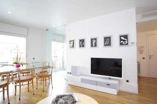 BarcelonaForRent Vila Olimpica Pool Suites — отель с удобным расположением в Барселоне
