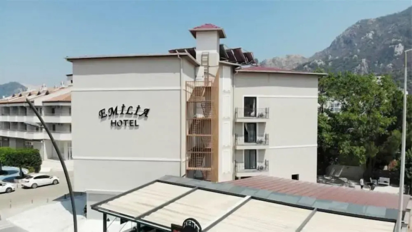 Emilia Hotel — отель с удобствами в Ичмелер